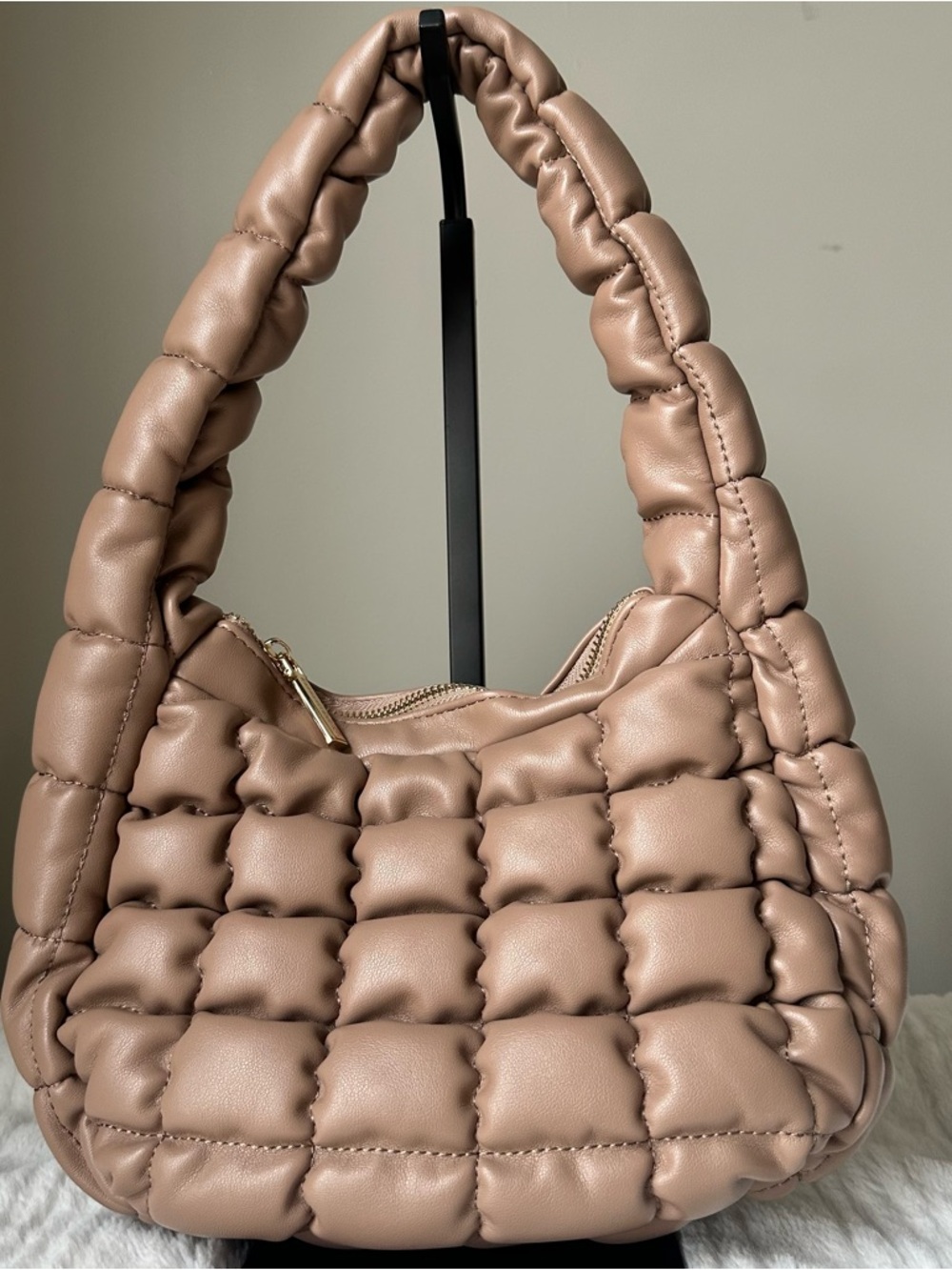 Hobo Padded Quilted Shoulder Bag - Picture 2 of 6